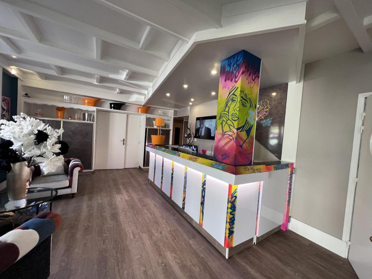 Logis Hotel De La Poste Vitry-le-François Exteriör bild